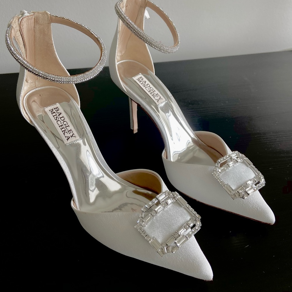 Badgley Mishka ‘Marlow’ Wedding Pump
